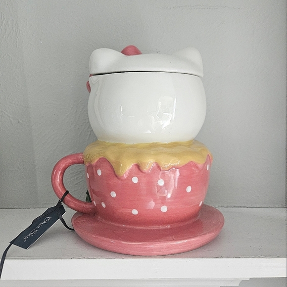 NWT Blue Sky Clayworks X Hello Kitty Sweet Tea Cup Cookie Jar - Picture 3 of 6